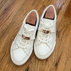 Hermes Day sneaker gold buckle